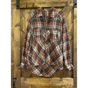 Free People Shirt Women's Sz Med, High Low‎ Hem, Cut Out Shoulders, Missing Snap